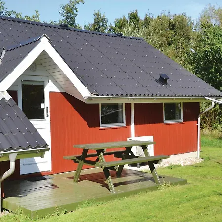 Feriehus Three-bedroom Holiday In Hemmet