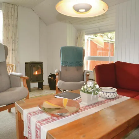 Feriehus Three-bedroom Holiday In